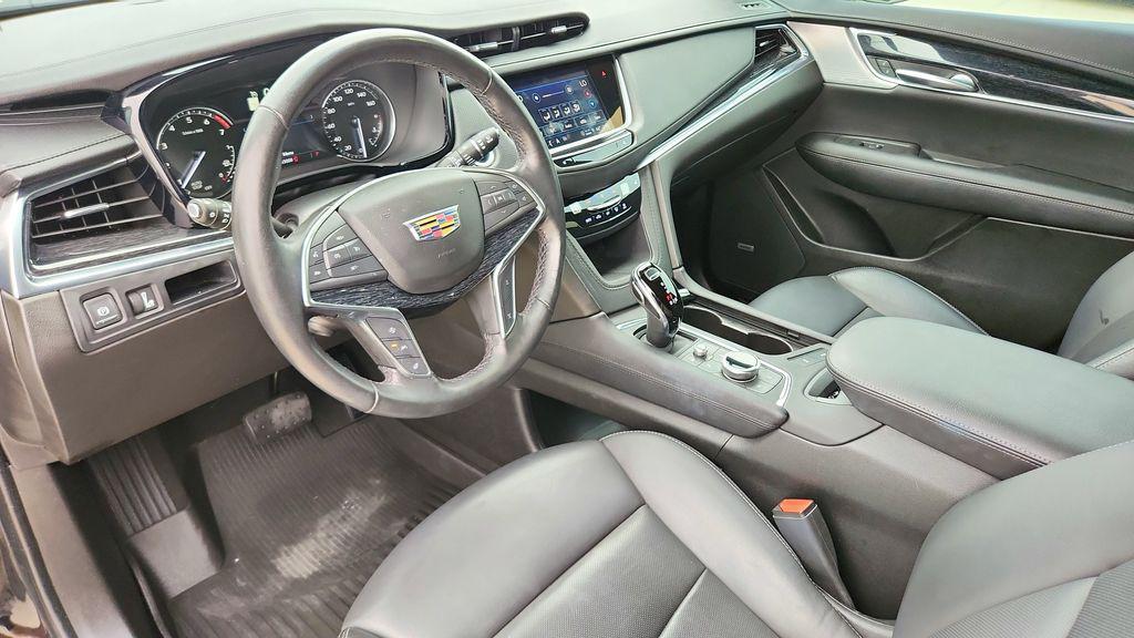 used 2023 Cadillac XT5 car, priced at $29,210