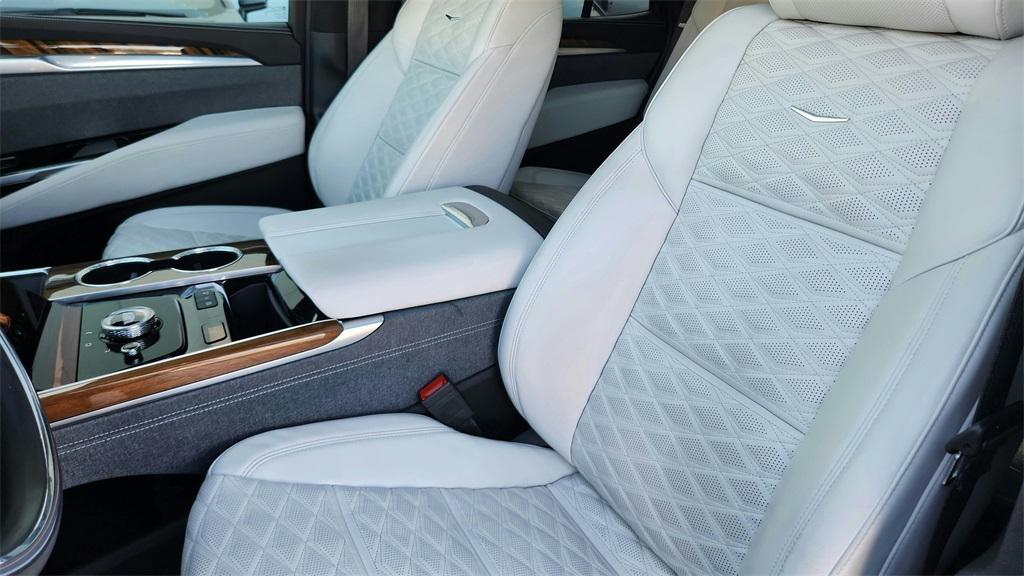 used 2025 Cadillac Escalade car, priced at $114,991