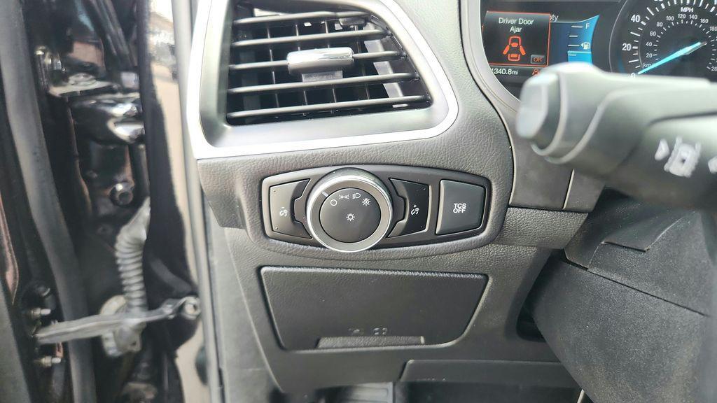 used 2024 Ford Edge car, priced at $20,694