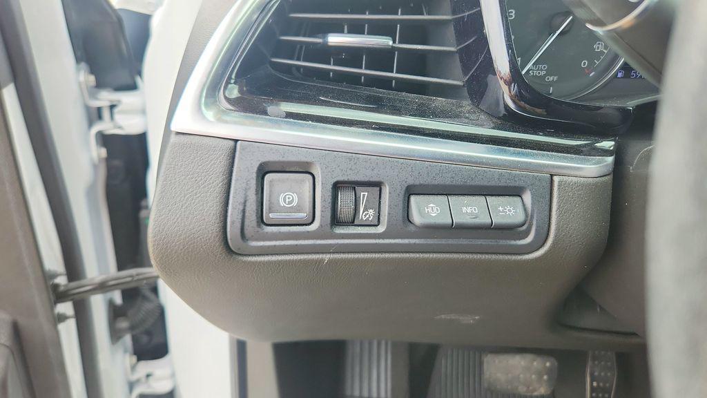 used 2023 Cadillac XT6 car, priced at $39,547