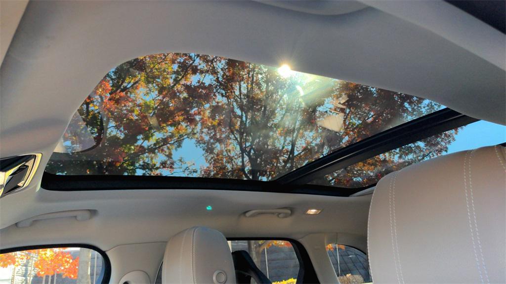 used 2018 Land Rover Range Rover Velar car, priced at $20,091