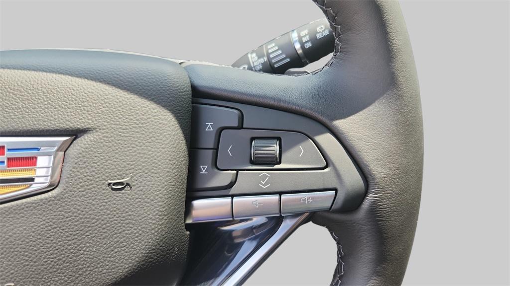 new 2025 Cadillac XT6 car, priced at $64,205