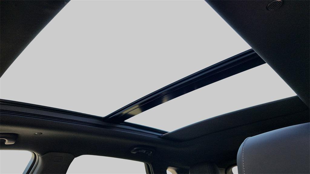 used 2021 Cadillac XT5 car, priced at $25,994