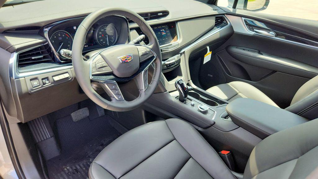 new 2026 Cadillac XT5 car, priced at $54,976