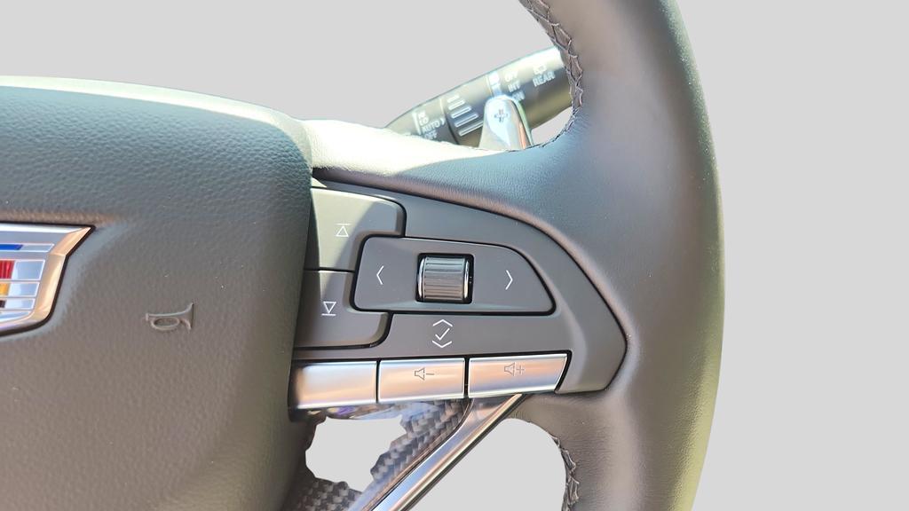 new 2025 Cadillac XT6 car, priced at $58,035