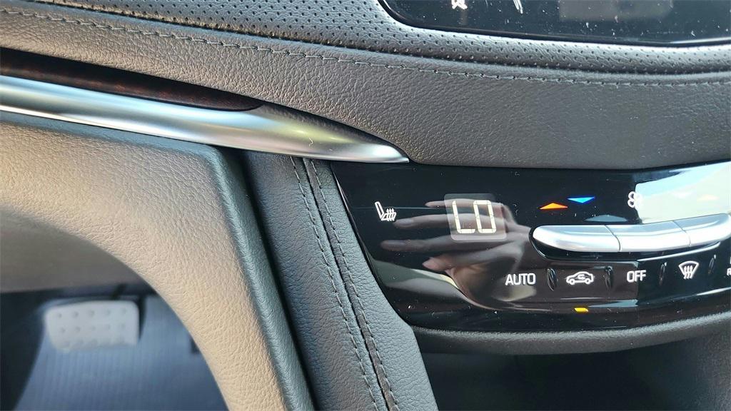 new 2026 Cadillac XT5 car, priced at $61,179