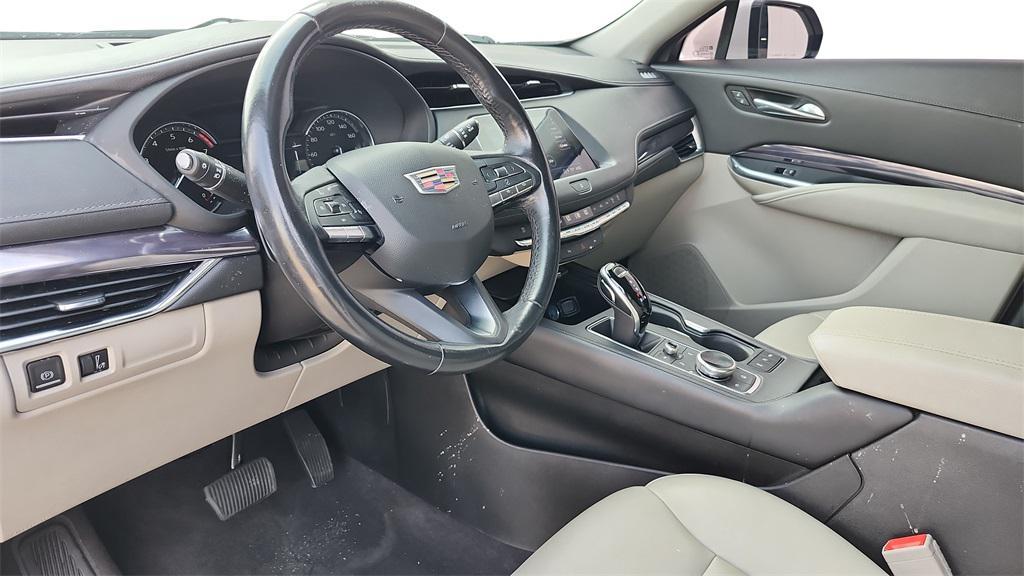 used 2022 Cadillac XT4 car, priced at $24,301