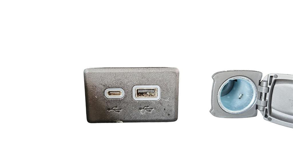 used 2022 Cadillac XT4 car, priced at $24,301