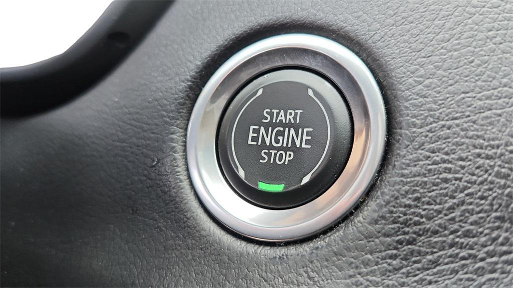 used 2022 Cadillac XT4 car, priced at $24,301