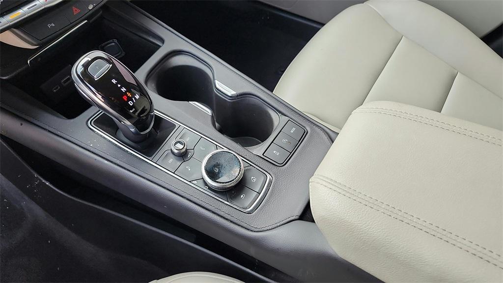 used 2022 Cadillac XT4 car, priced at $24,301