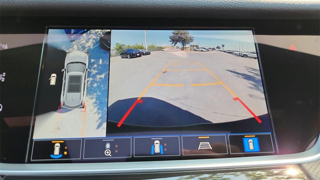 used 2025 Cadillac XT5 car, priced at $38,604