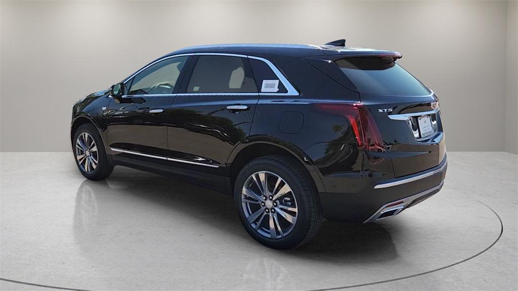 used 2025 Cadillac XT5 car, priced at $38,604