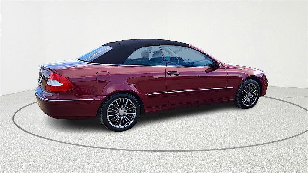 used 2007 Mercedes-Benz CLK-Class car, priced at $7,983