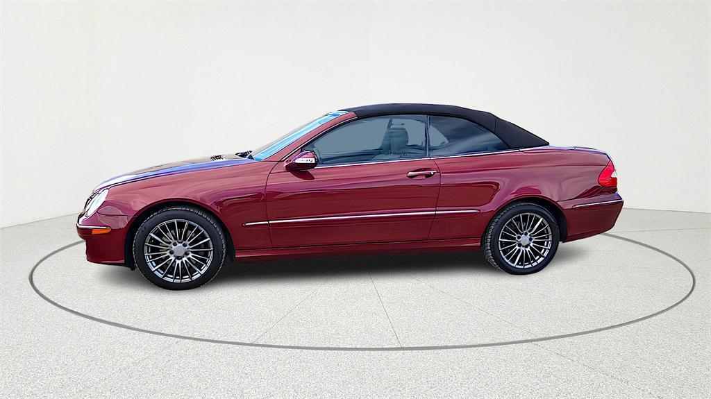 used 2007 Mercedes-Benz CLK-Class car, priced at $7,983