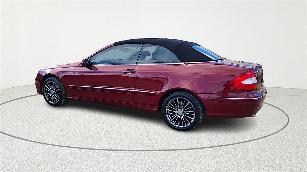 used 2007 Mercedes-Benz CLK-Class car, priced at $7,983