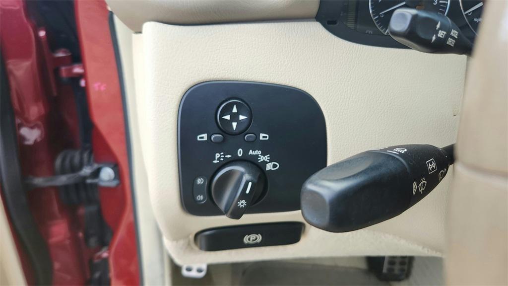 used 2007 Mercedes-Benz CLK-Class car, priced at $7,983