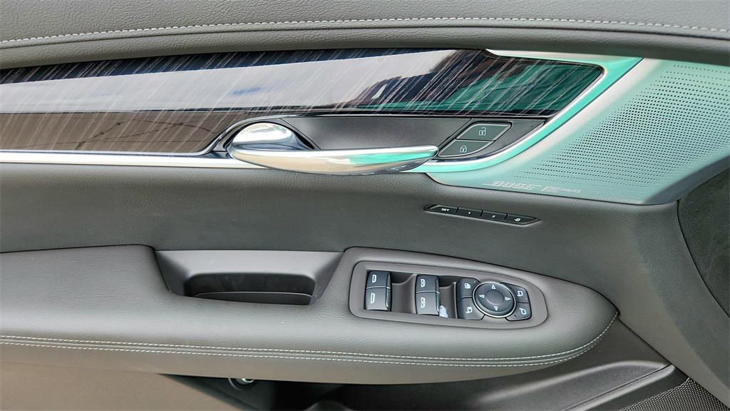 new 2025 Cadillac XT6 car, priced at $51,513