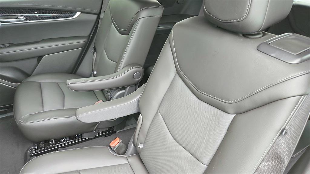 new 2025 Cadillac XT6 car, priced at $51,513