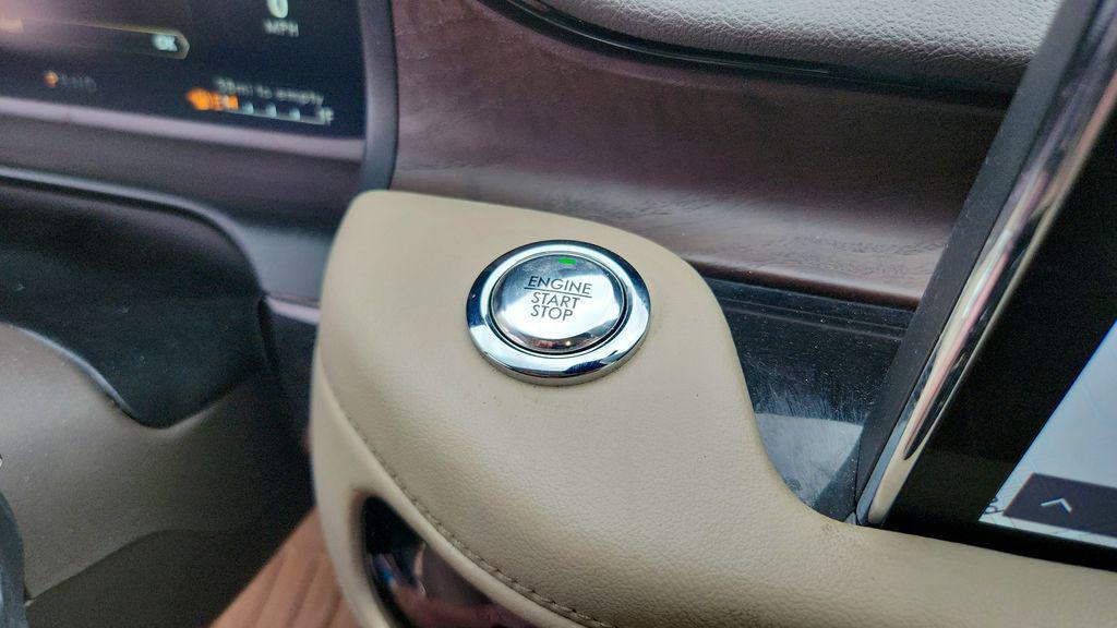 used 2021 Lincoln Aviator car, priced at $31,409