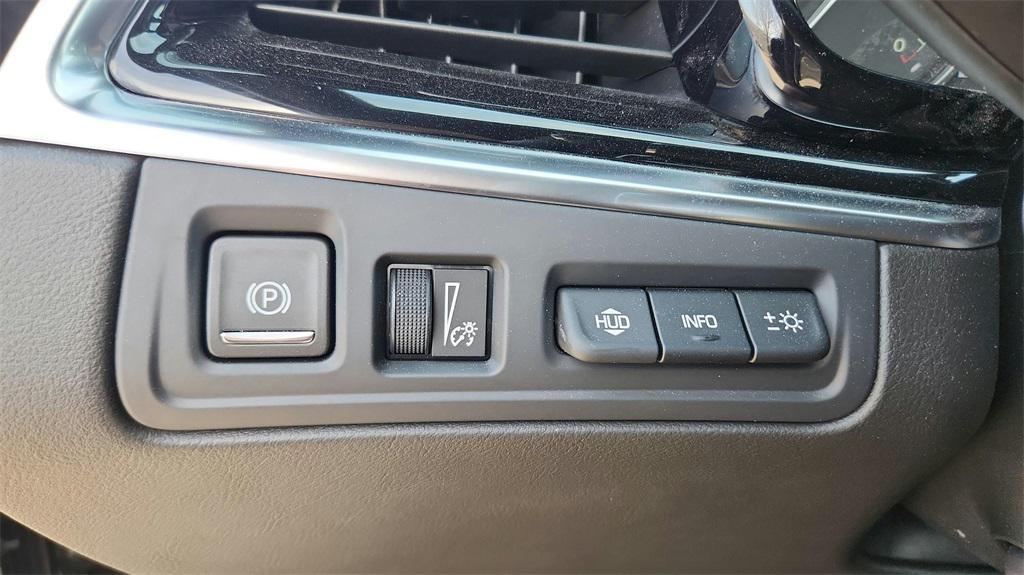 new 2025 Cadillac XT6 car, priced at $60,755