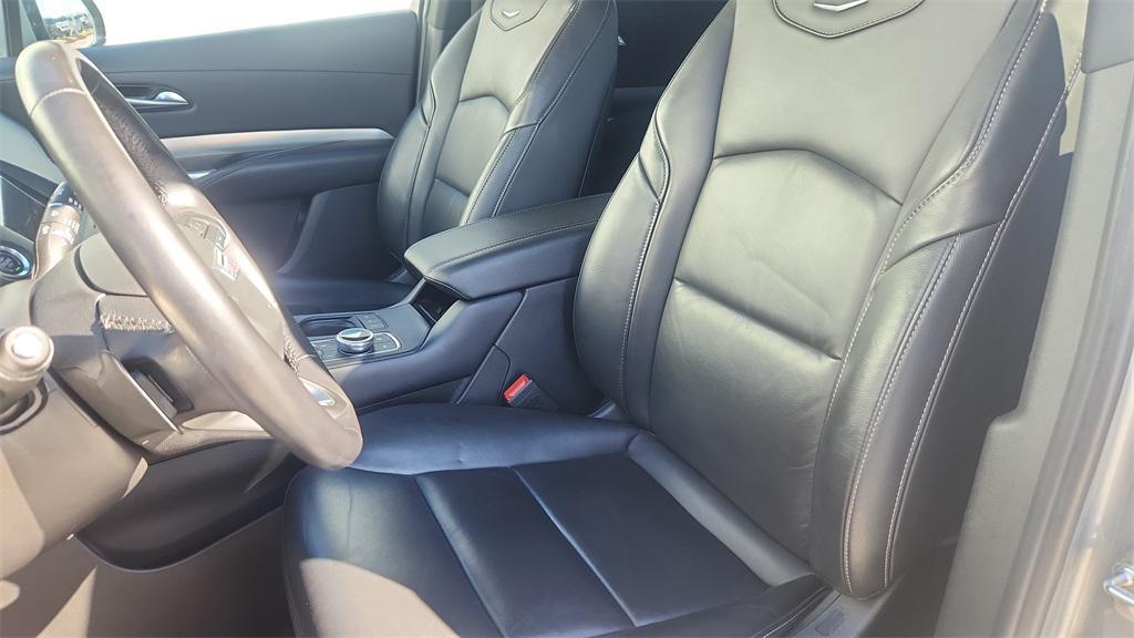 used 2023 Cadillac XT4 car, priced at $25,502