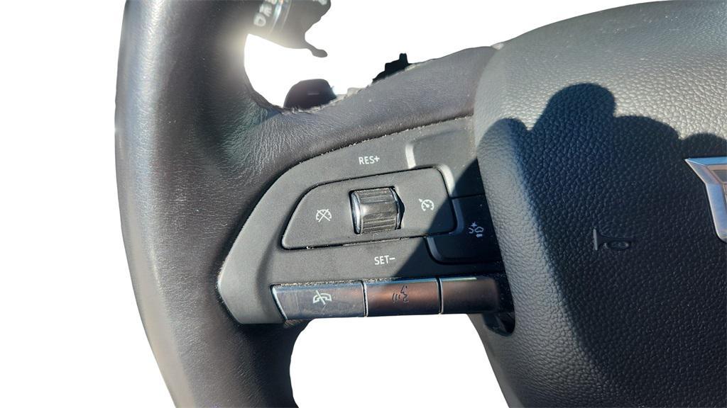 used 2023 Cadillac XT4 car, priced at $25,502