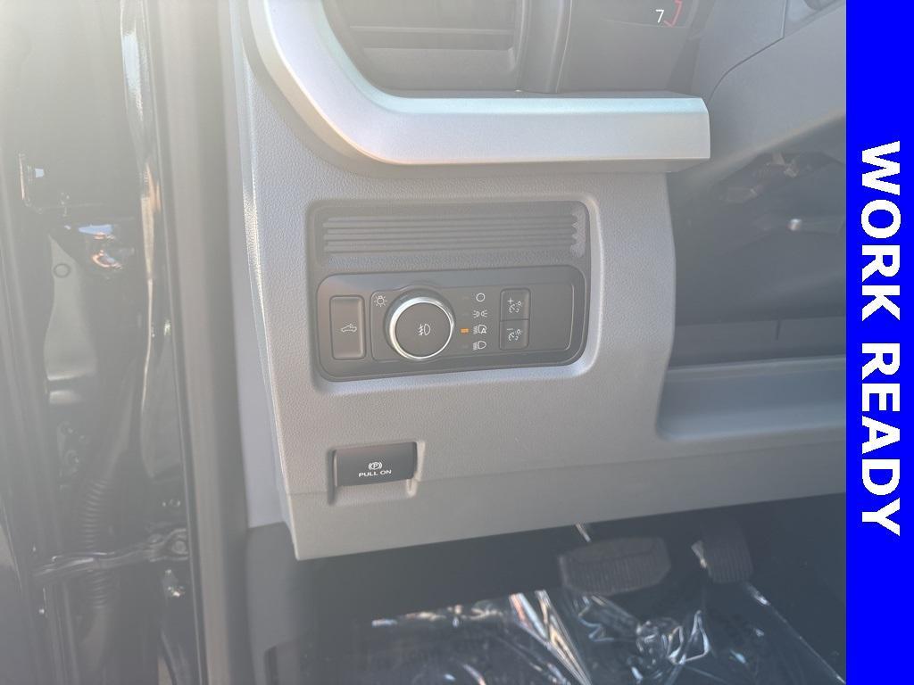 new 2025 Ford F-350 car, priced at $56,520