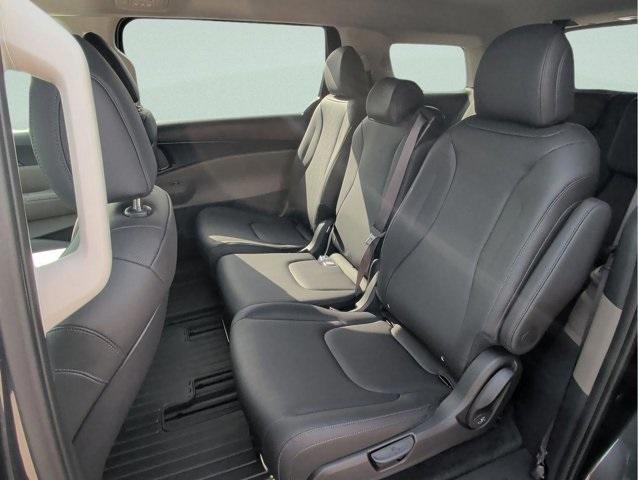 new 2026 Kia Carnival Hybrid car, priced at $41,485