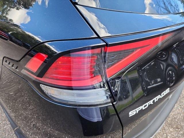 new 2025 Kia Sportage Hybrid car, priced at $30,090