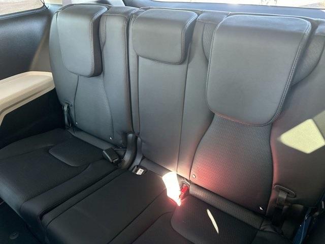 used 2024 Kia Carnival car, priced at $36,325