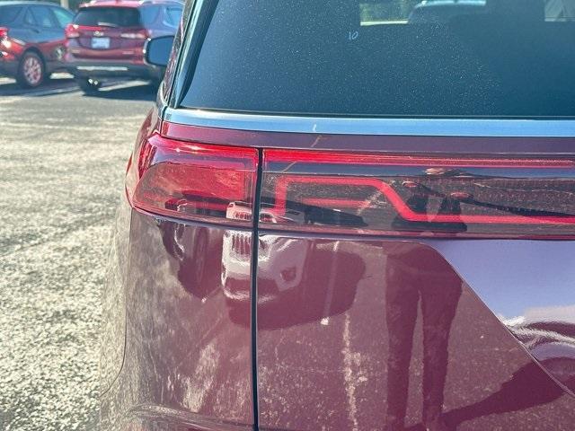 used 2024 Kia Carnival car, priced at $36,325