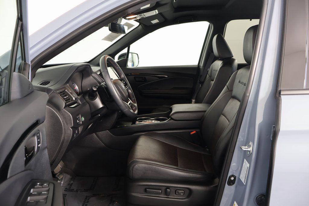 2024 Sonic Gray Pearl Honda Passport