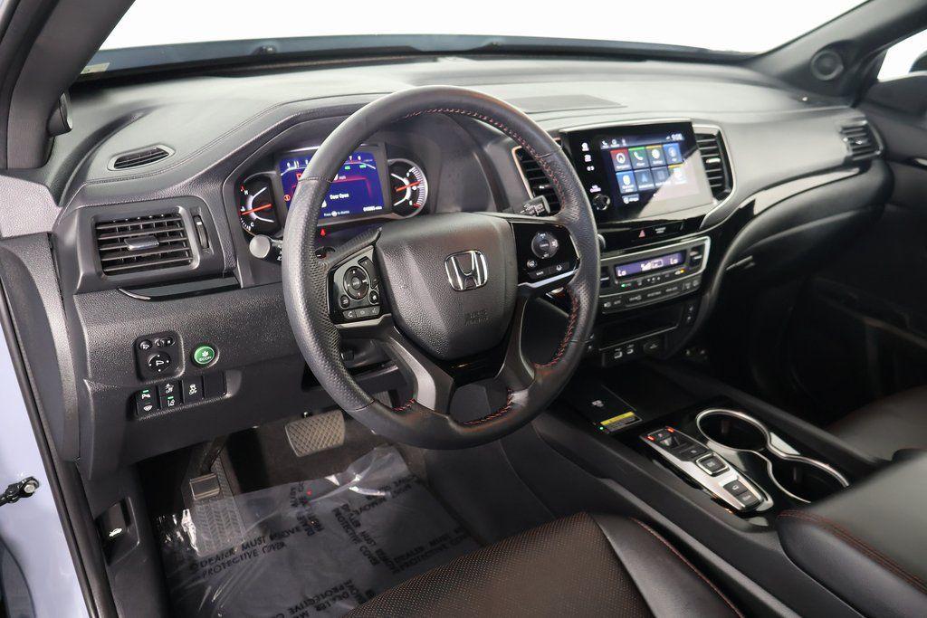 2024 Sonic Gray Pearl Honda Passport