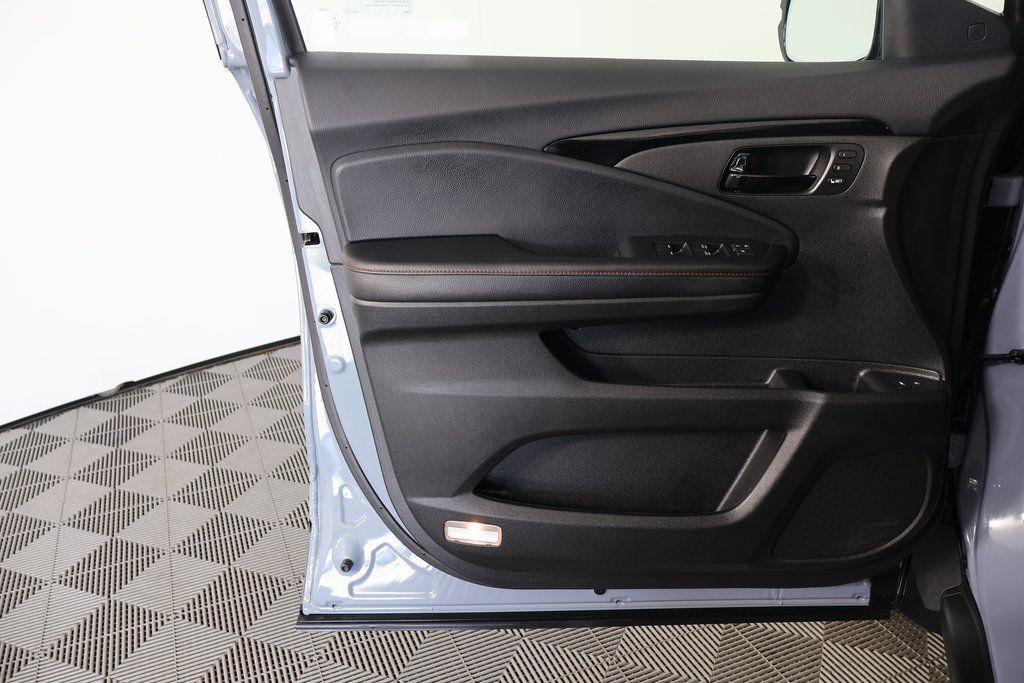 2024 Sonic Gray Pearl Honda Passport
