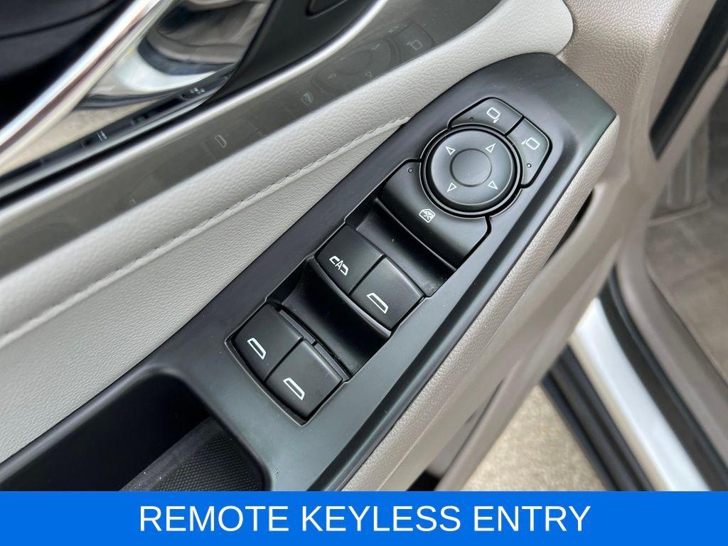 used 2021 Chevrolet Traverse car, priced at $22,549