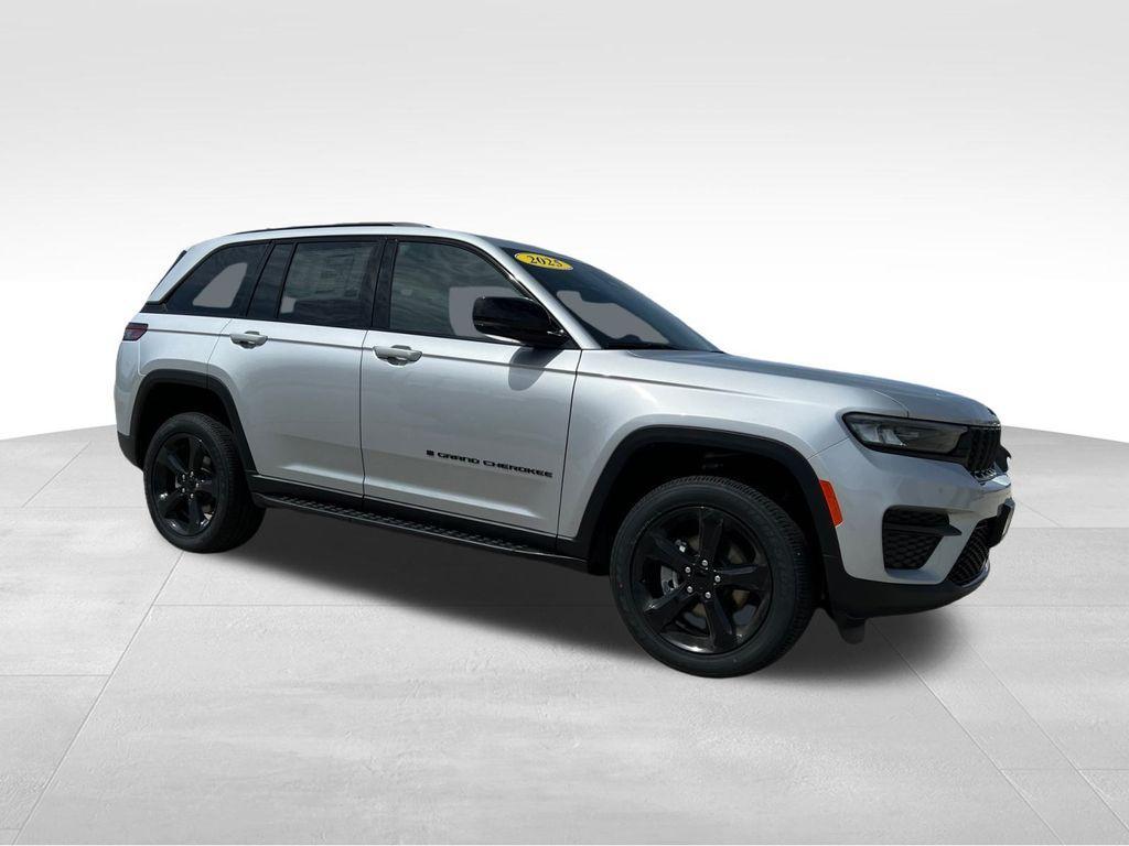 new 2025 Jeep Grand Cherokee car, priced at $44,738