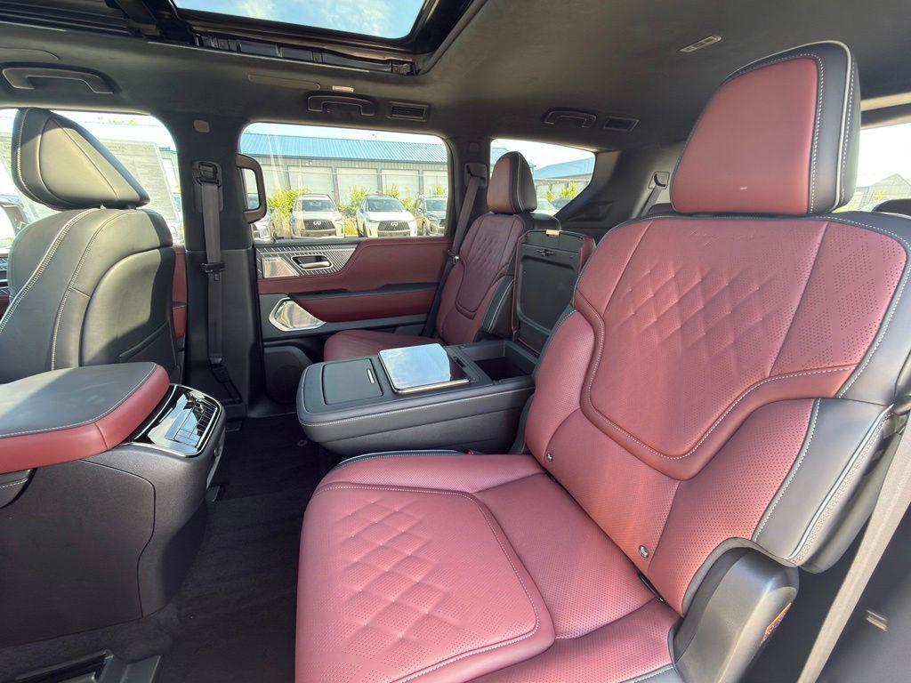 new 2026 INFINITI QX80 car, priced at $100,924