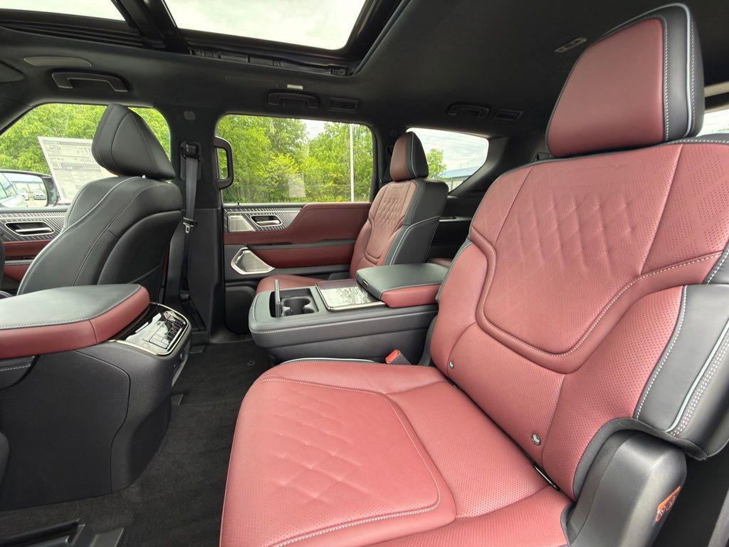 new 2026 INFINITI QX80 car, priced at $100,924
