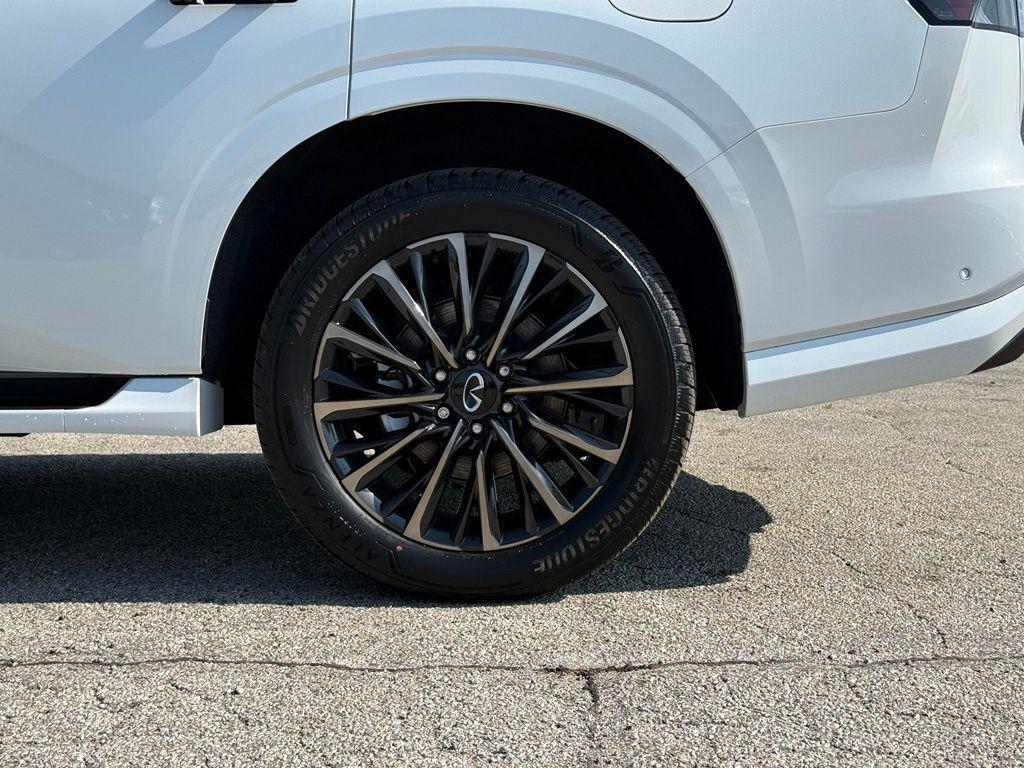 new 2026 INFINITI QX80 car, priced at $99,770