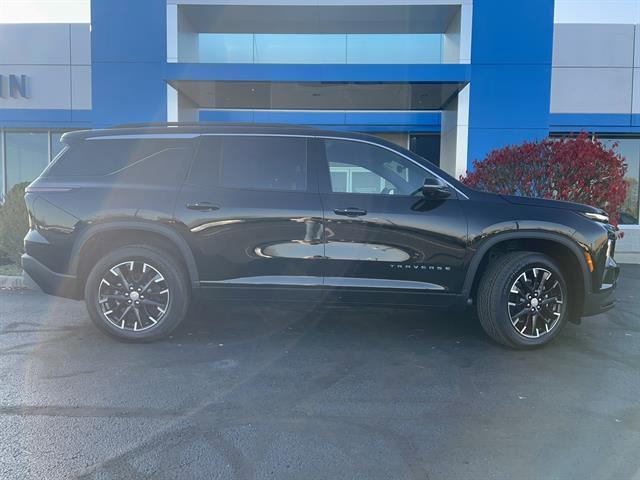 new 2026 Chevrolet Traverse car, priced at $45,190