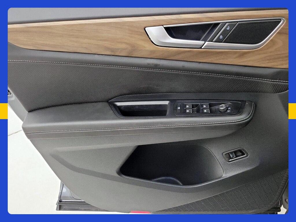 used 2025 Volkswagen Atlas car, priced at $30,998