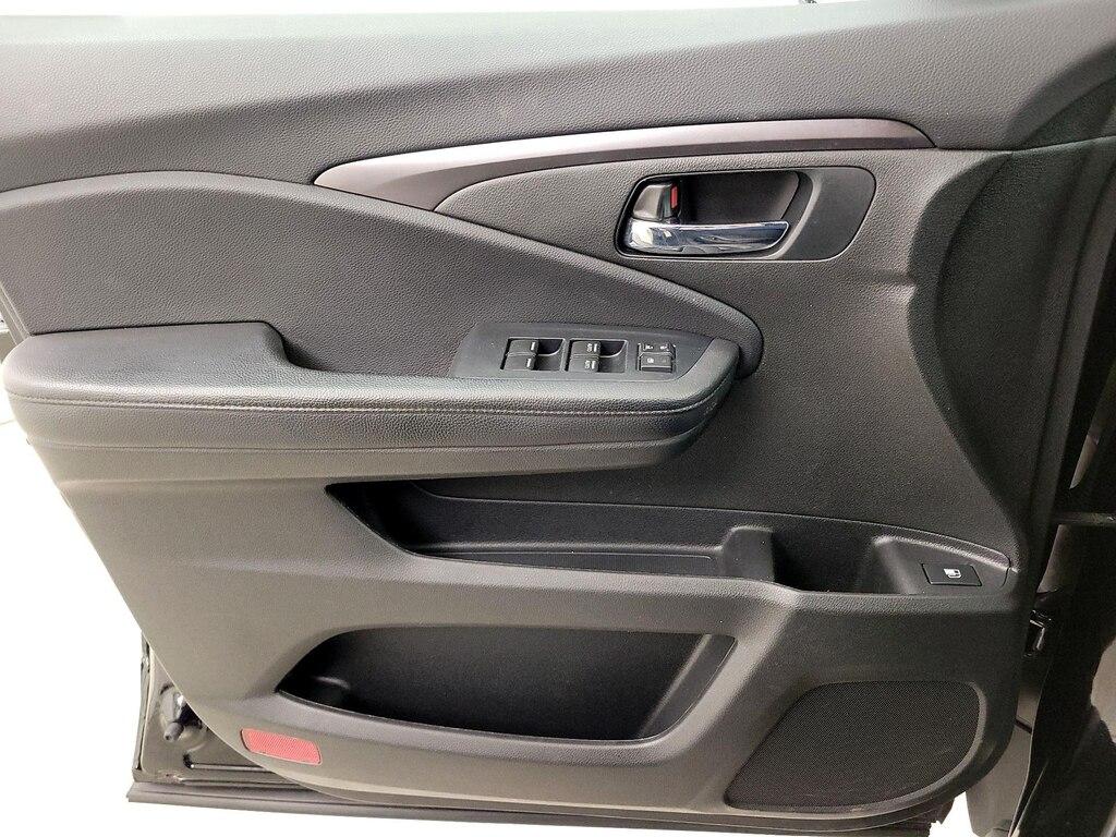 used 2022 Honda Pilot car, priced at $31,998