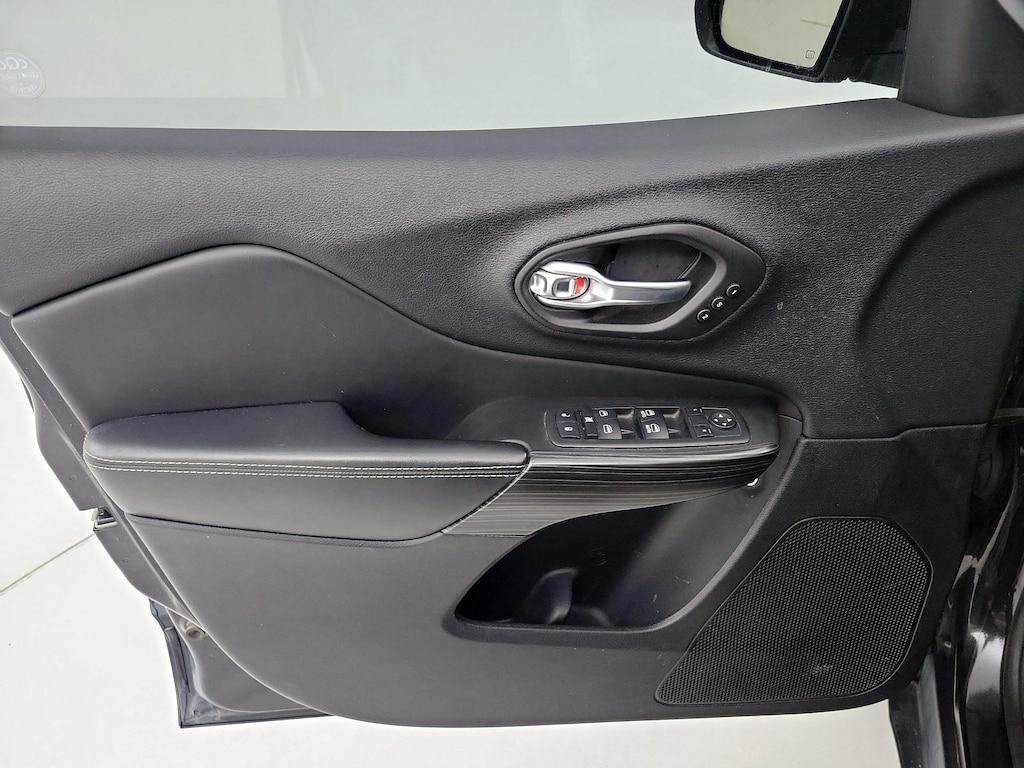 used 2014 Jeep Cherokee car, priced at $13,998