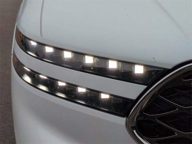 new 2025 Genesis G90 car, priced at $101,900