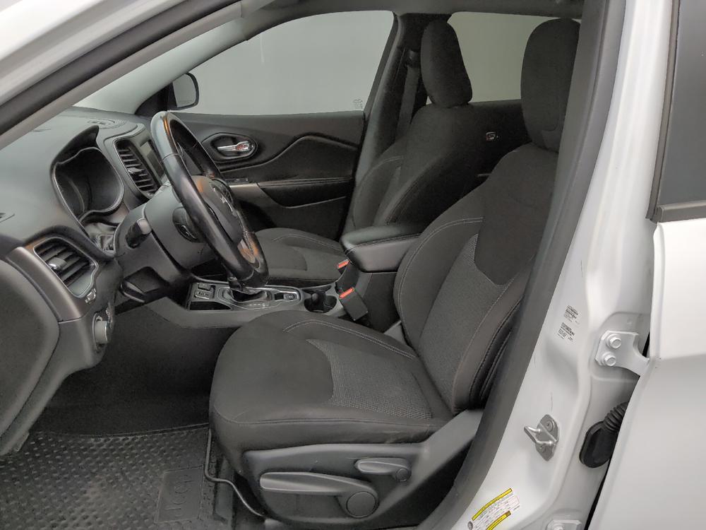 used 2020 Jeep Cherokee car, priced at $17,395