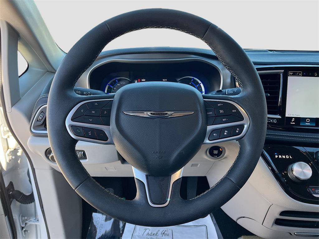 used 2022 Chrysler Pacifica Hybrid car, priced at $26,834