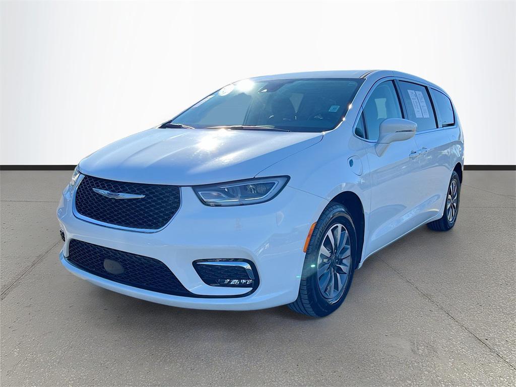 used 2022 Chrysler Pacifica Hybrid car, priced at $26,834