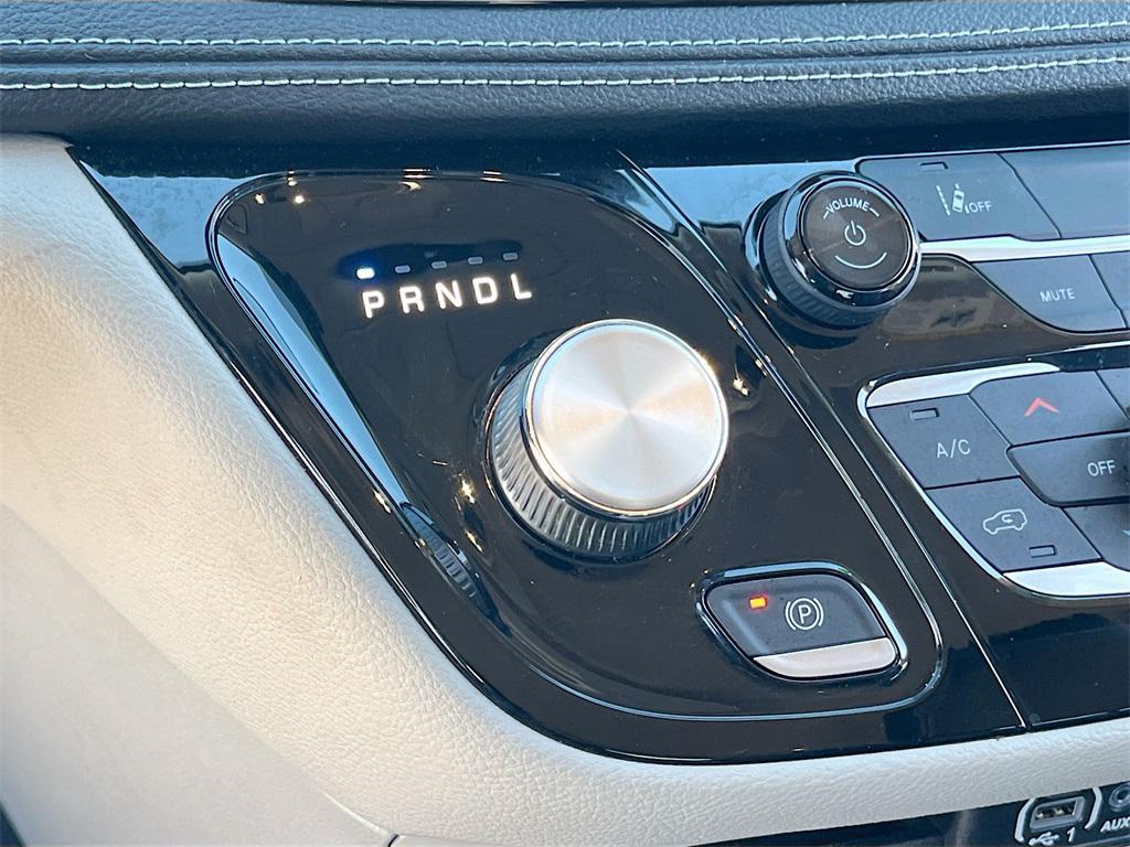 used 2022 Chrysler Pacifica Hybrid car, priced at $26,834