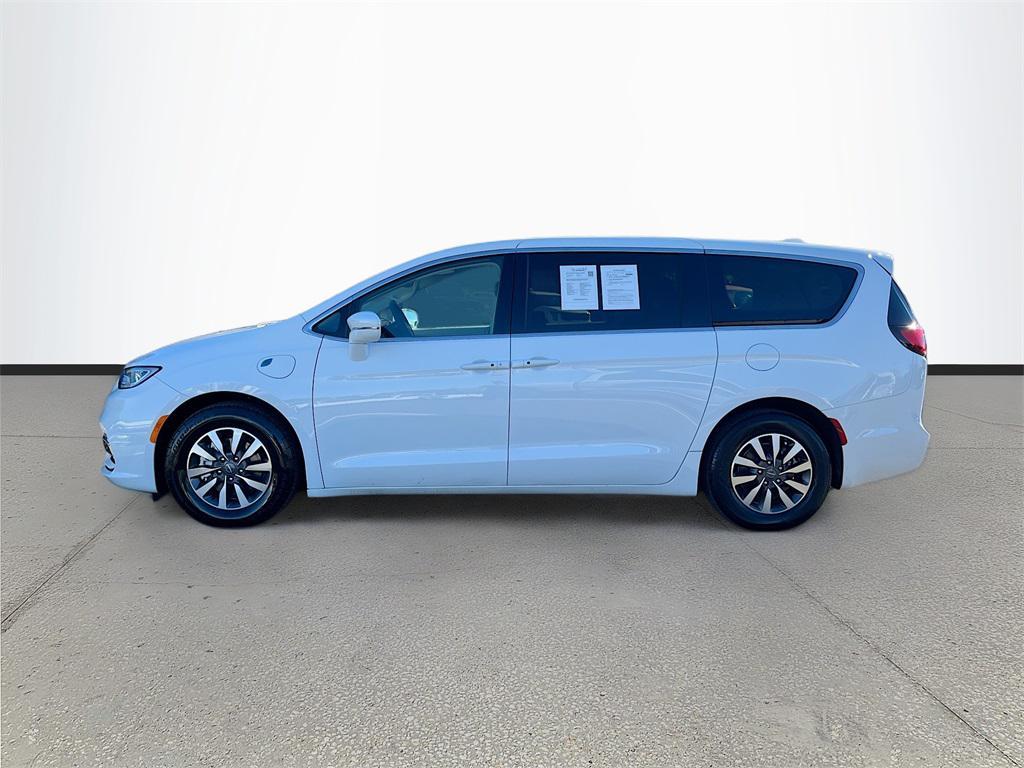 used 2022 Chrysler Pacifica Hybrid car, priced at $26,834