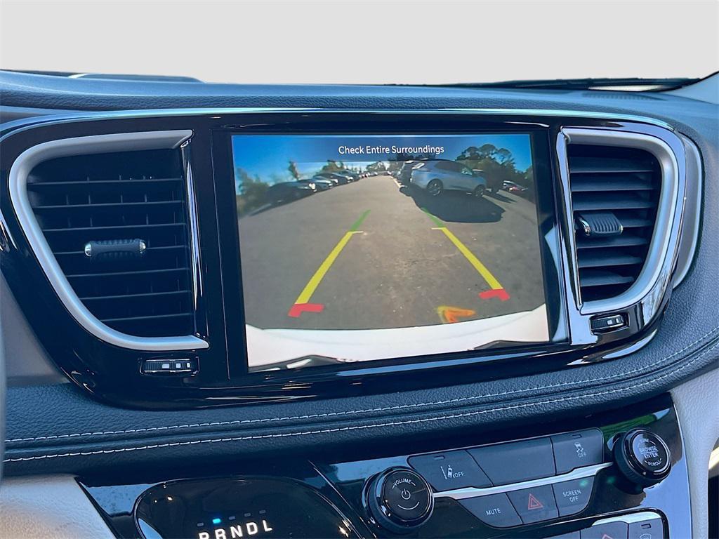 used 2022 Chrysler Pacifica Hybrid car, priced at $26,834